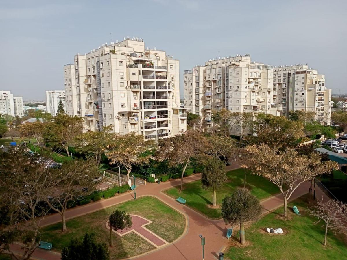 Cozy Apartment With Good Vibe Ashdod Exterior photo